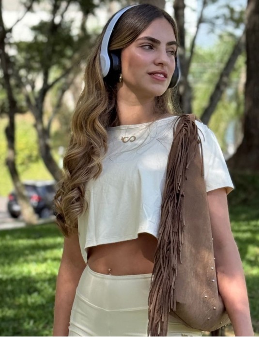 Blusa cropped off white